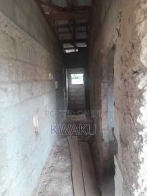 8bdrm House in Kumasi Metropolitan for sale