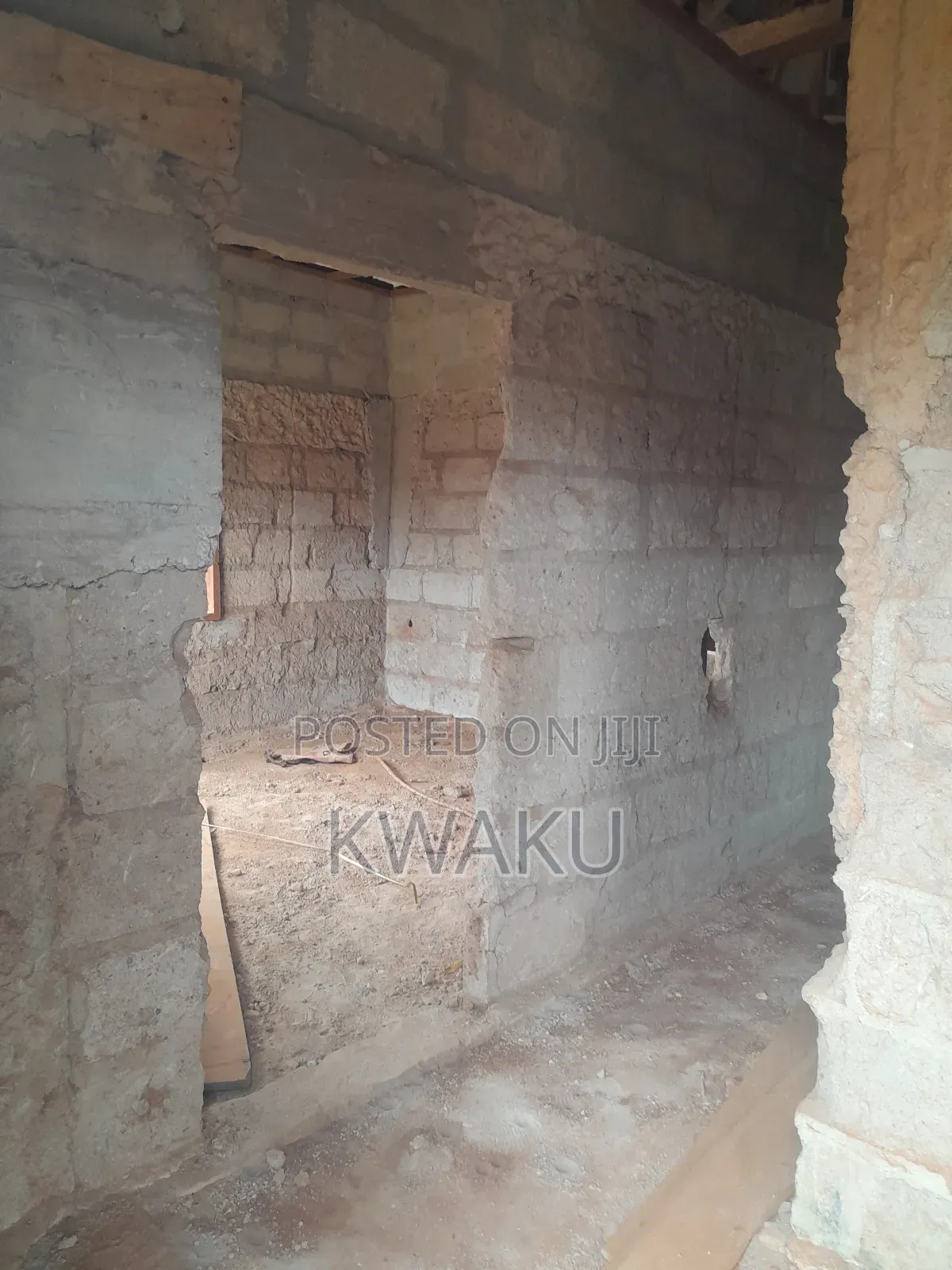8bdrm House in Kumasi Metropolitan for sale