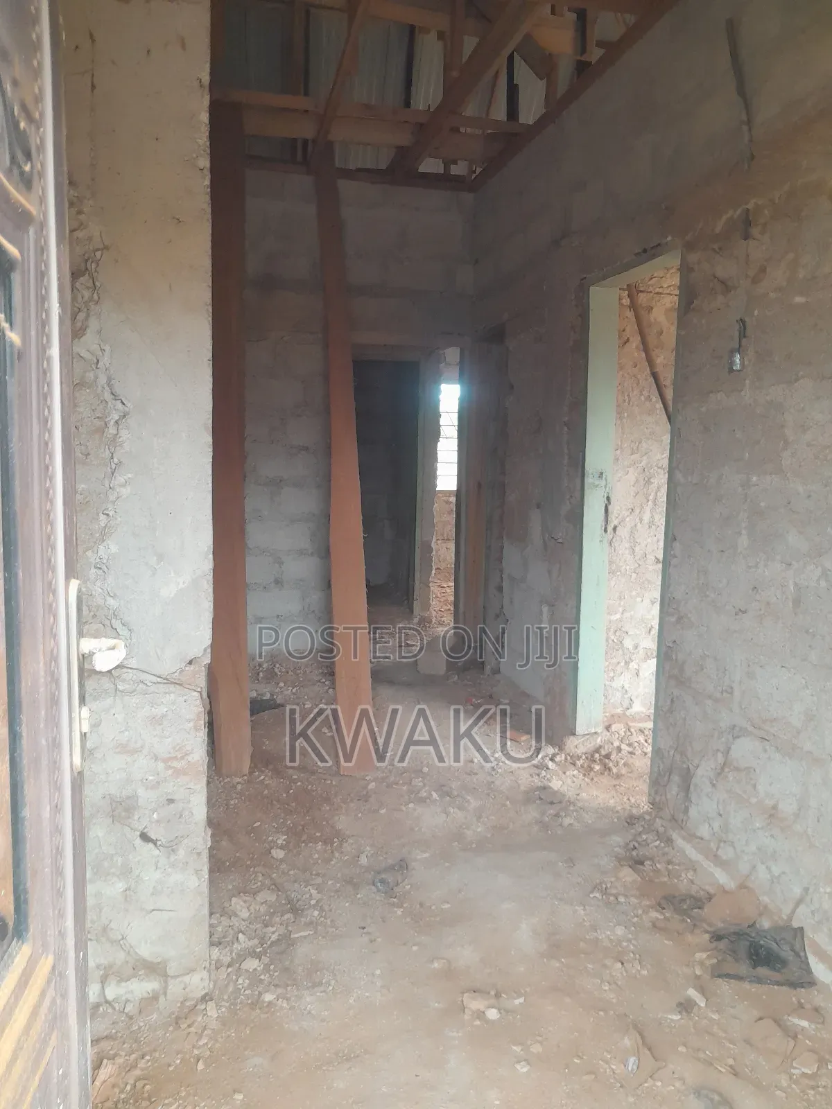 8bdrm House in Kumasi Metropolitan for sale