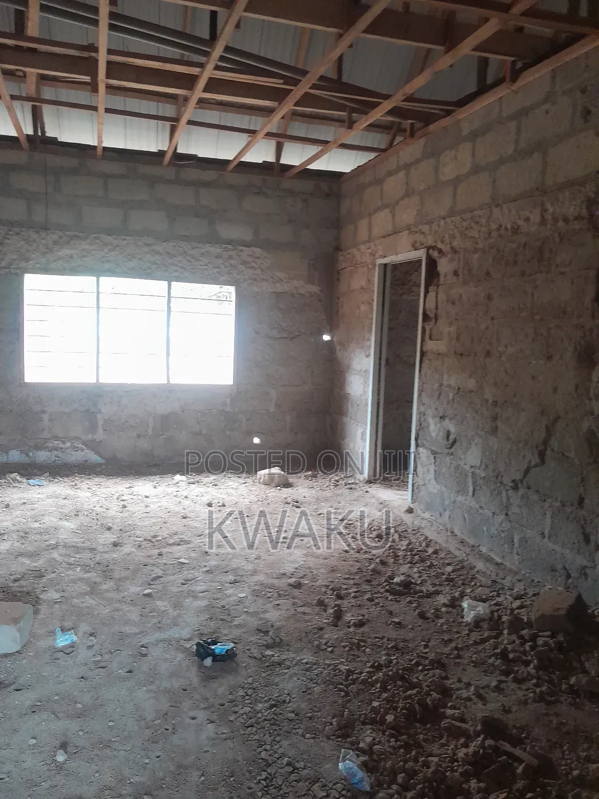 8bdrm House in Kumasi Metropolitan for sale