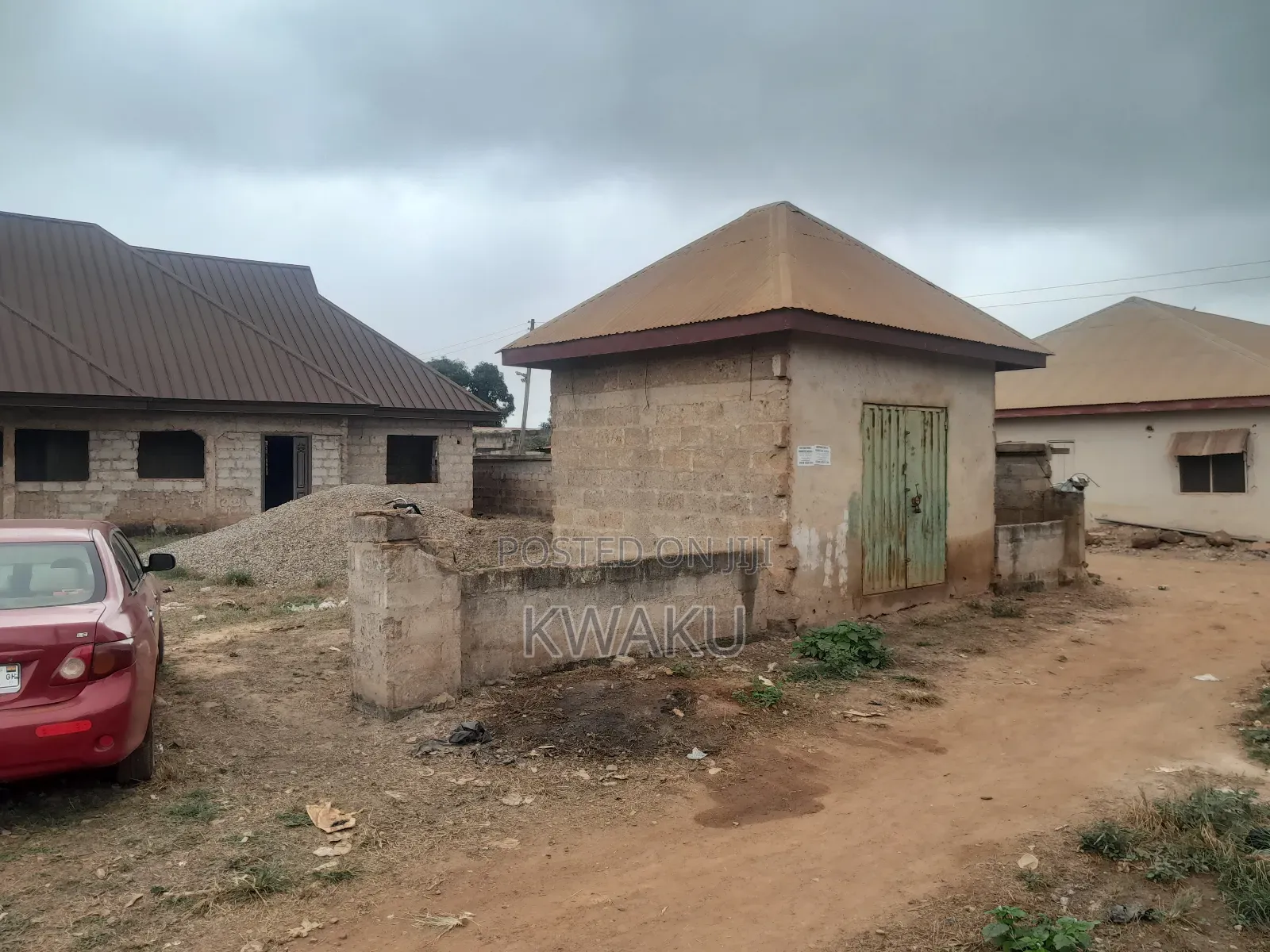 8bdrm House in Kumasi Metropolitan for sale