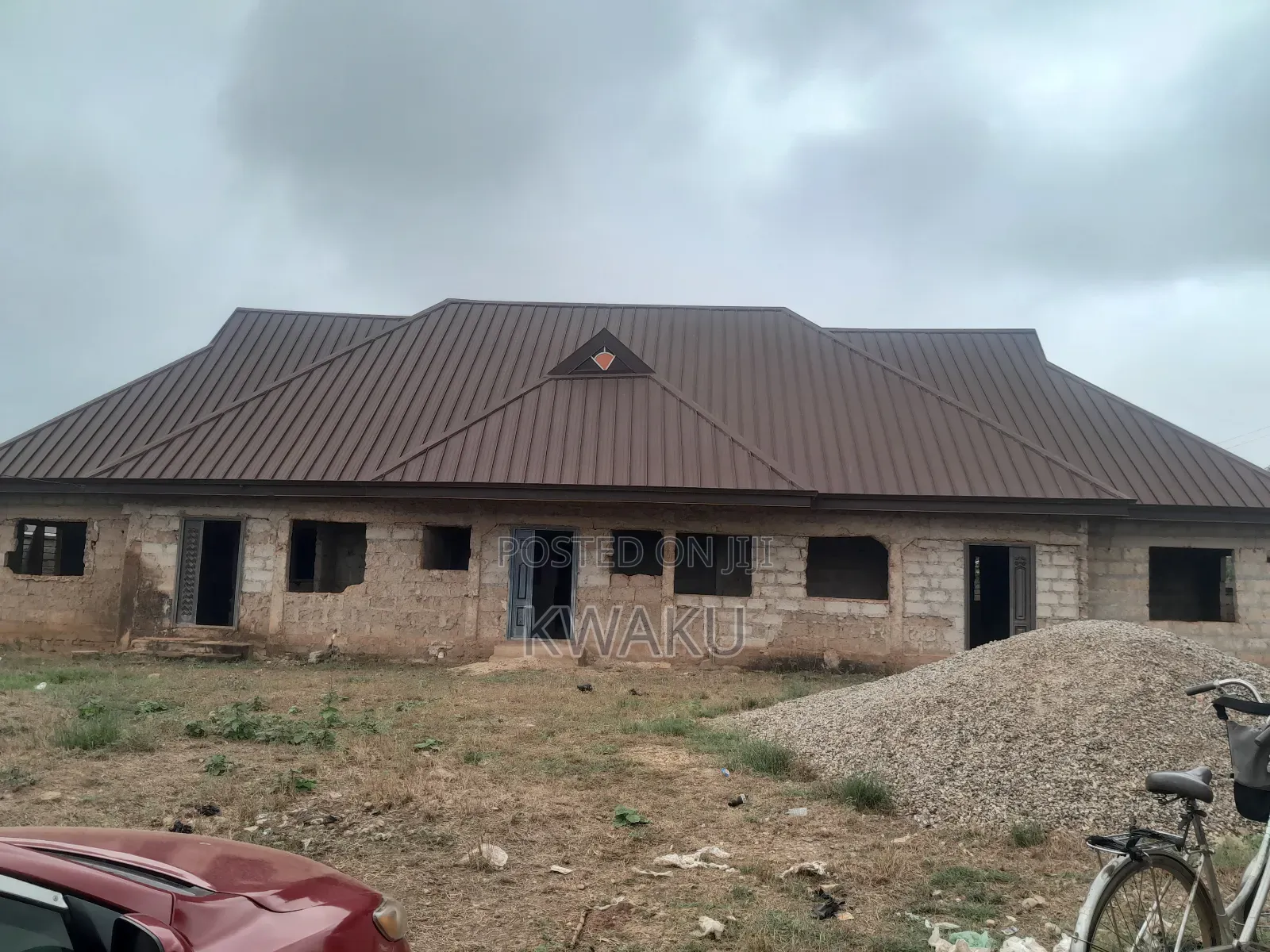 8bdrm House in Kumasi Metropolitan for sale