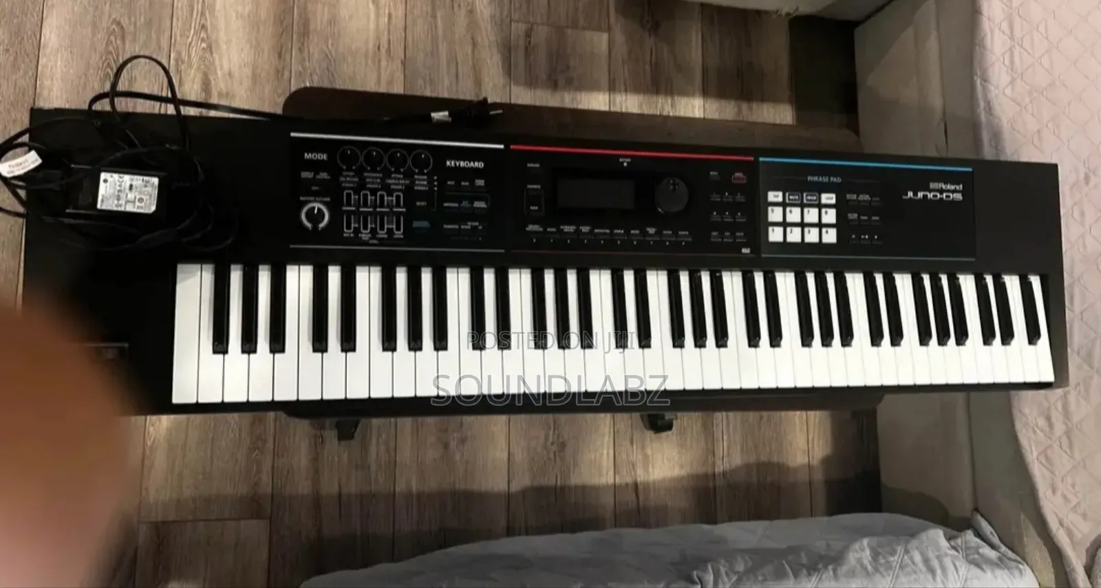 Roland Juno-ds 88 Keyboard Synthesizer