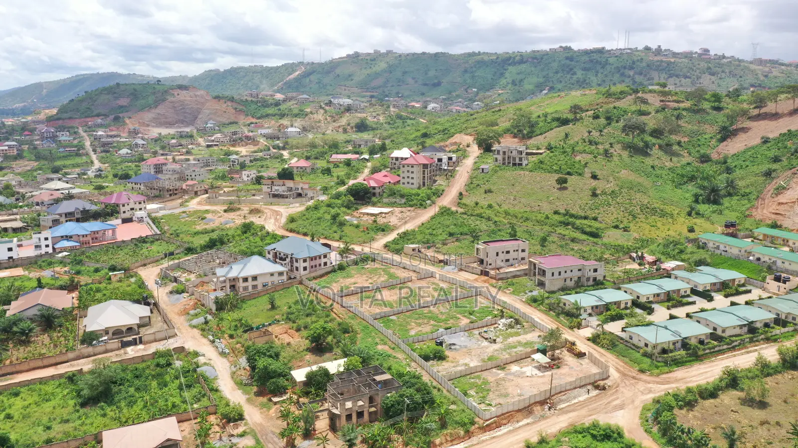 Walled Plots in Kwabenya