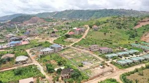 Walled Plots in Kwabenya