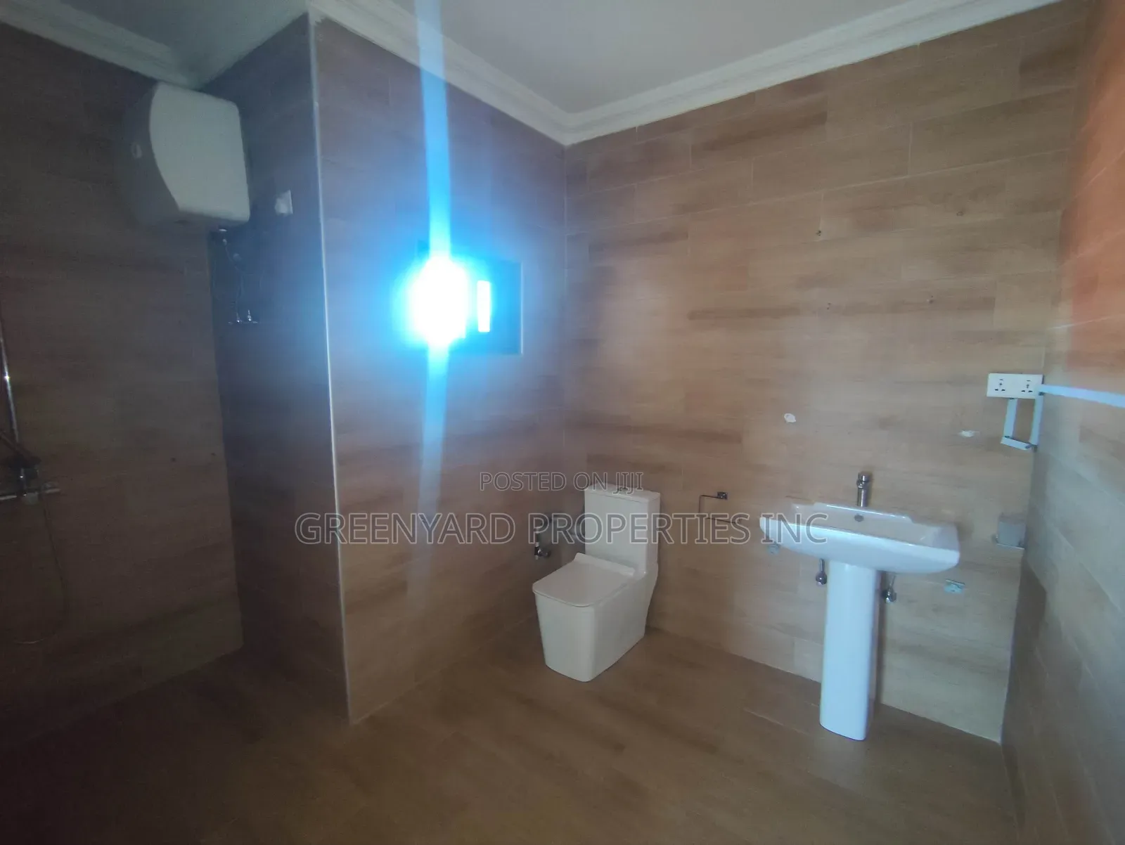3bdrm House in A&C Mall, East Legon for rent