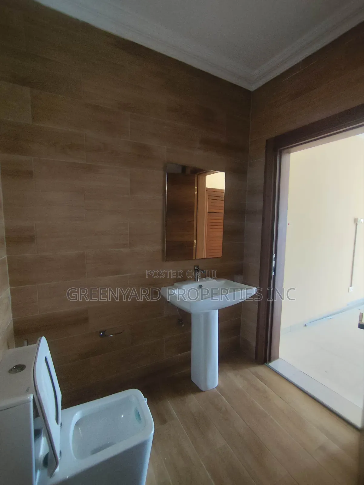 3bdrm House in A&C Mall, East Legon for rent