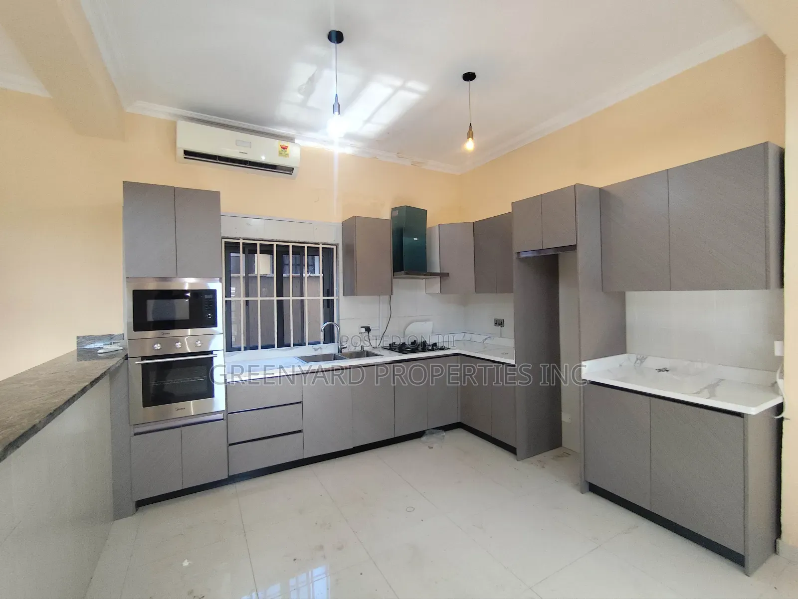 3bdrm House in A&C Mall, East Legon for rent