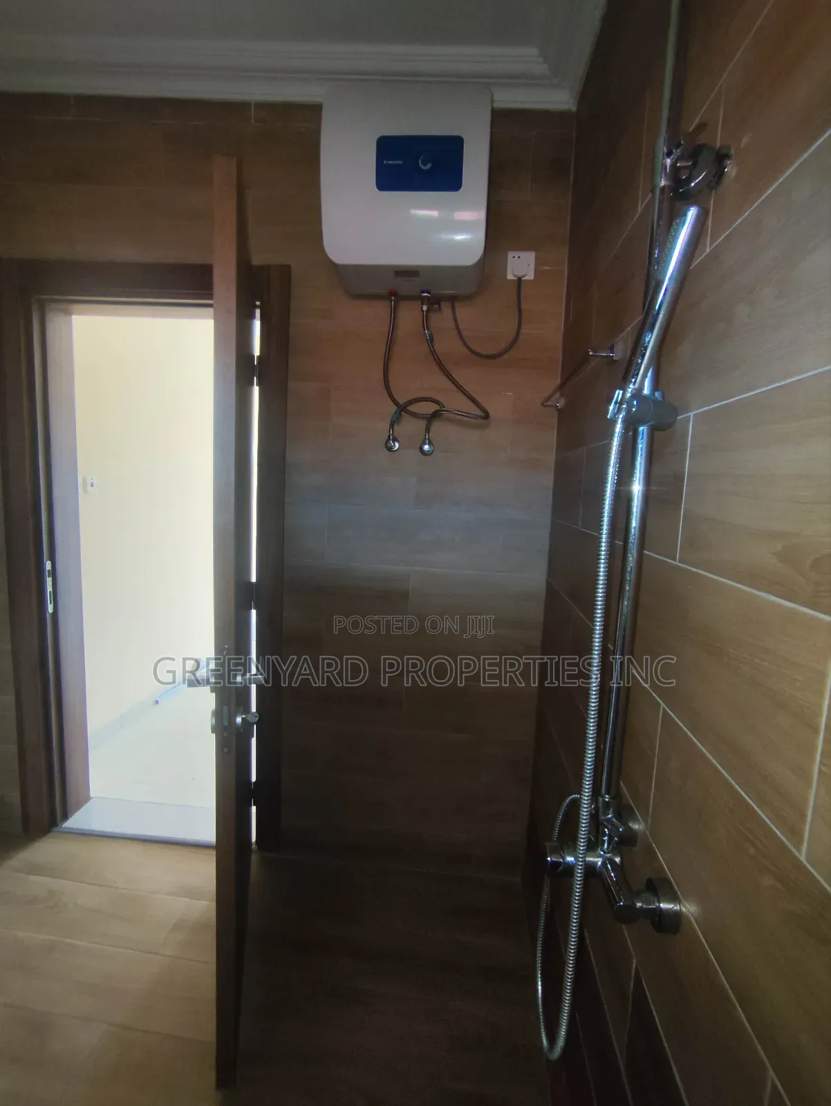 3bdrm House in A&C Mall, East Legon for rent