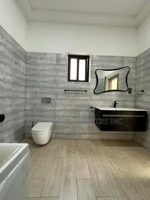 5bdrm House in Hills, East Legon for sale