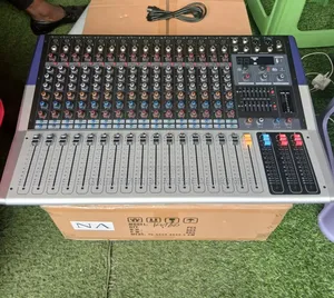 Yamaha Kv160 16channel Powered Mixer