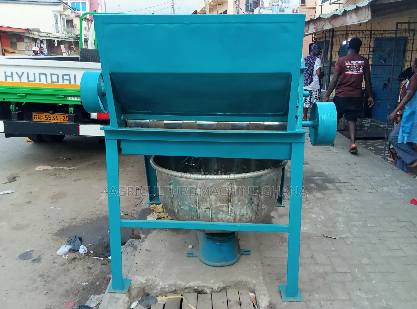 Bread Mixer and Roller With All Accessories Complete.