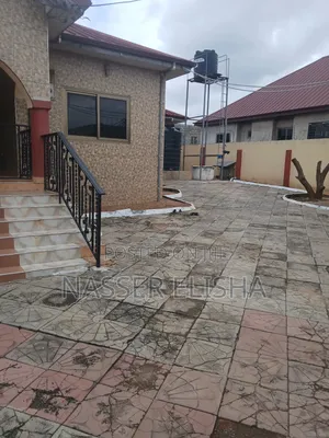 5bdrm House in Sarpeiman, Amasaman for rent
