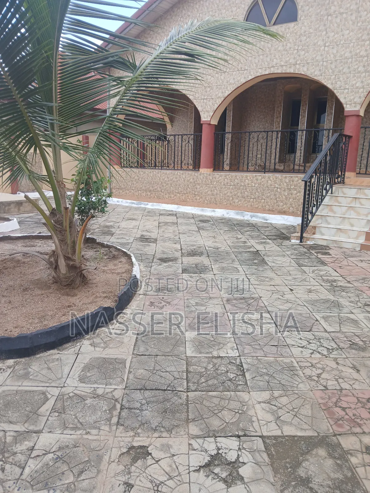 5bdrm House in Sarpeiman, Amasaman for rent