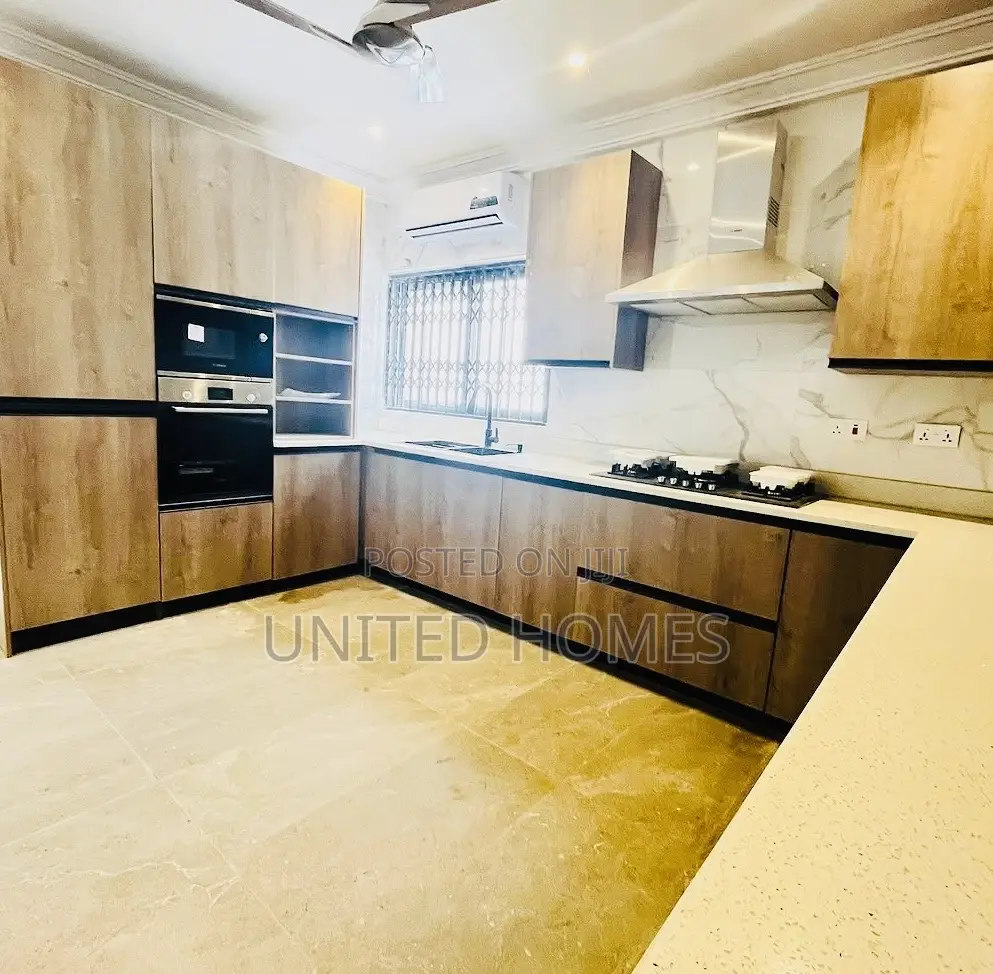 5bdrm House in Airport Residential Area for rent