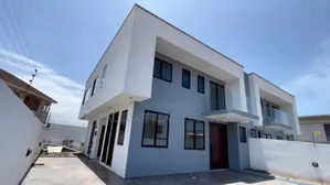 3bdrm Townhouse/Terrace in East Airport Close, Accra Metropolitan