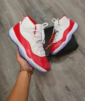 Air Jordan Retro 11 Cherry