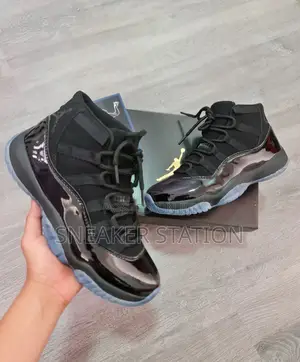 Air Jordan Retro 11 All Black