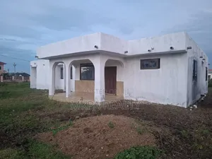 5bdrm House in Mkpa Realty, Tamale Municipal for sale