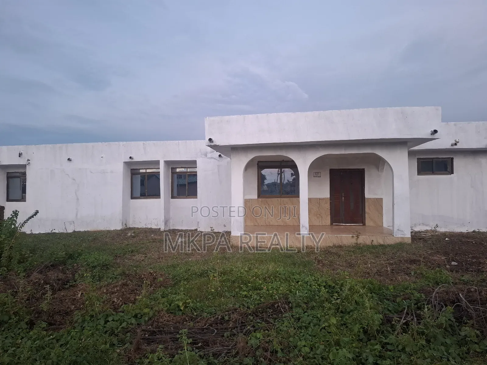 5bdrm House in Mkpa Realty, Tamale Municipal for sale
