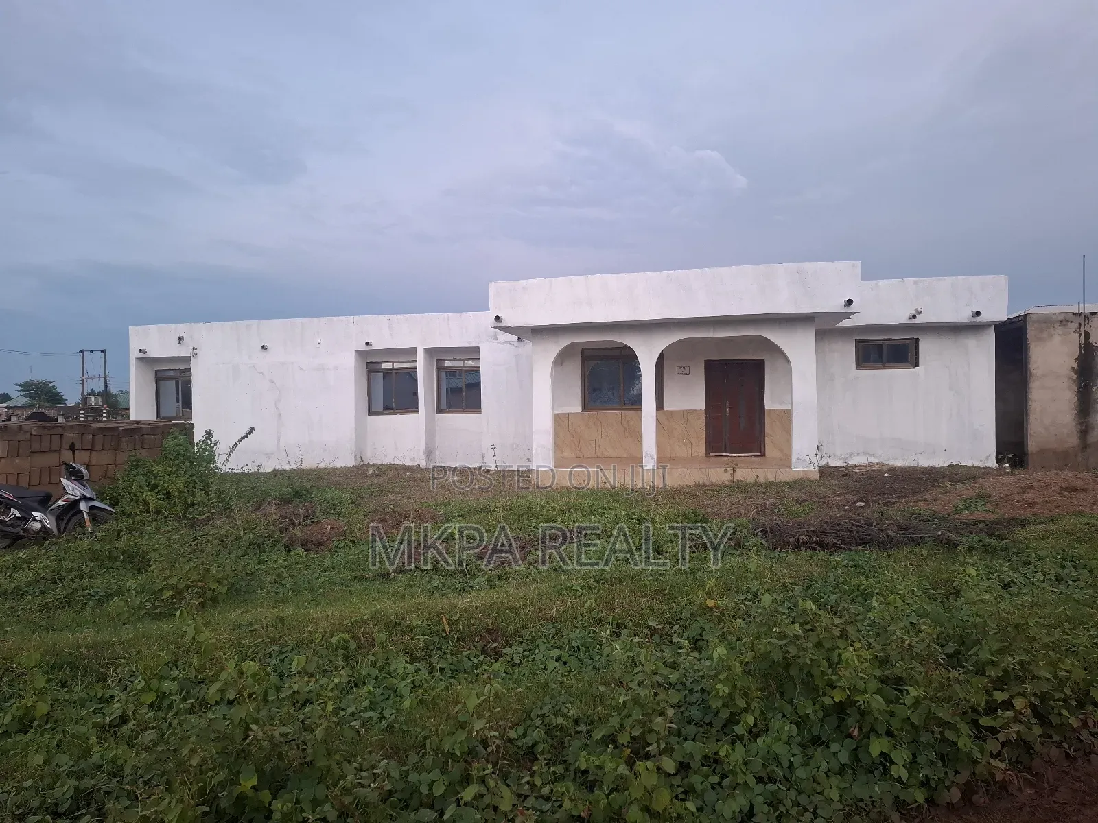 5bdrm House in Mkpa Realty, Tamale Municipal for sale