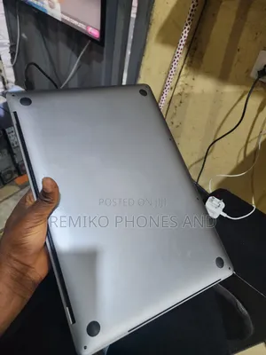 Laptop Apple MacBook Pro 2017 16GB Intel Core I7 SSD 256GB