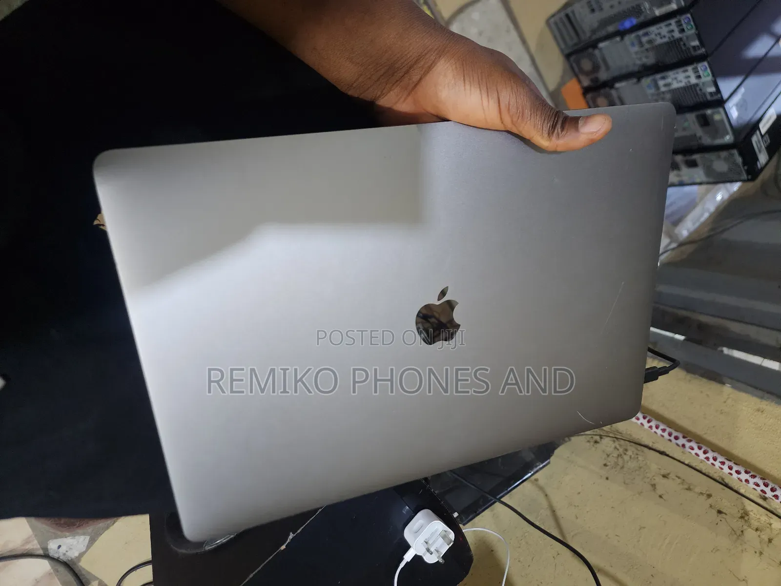 Laptop Apple MacBook Pro 2017 16GB Intel Core I7 SSD 256GB