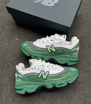 New Balance 1000 Mallard Green Sneaker