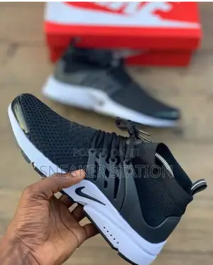 Nike Presto Flyknit Black/White