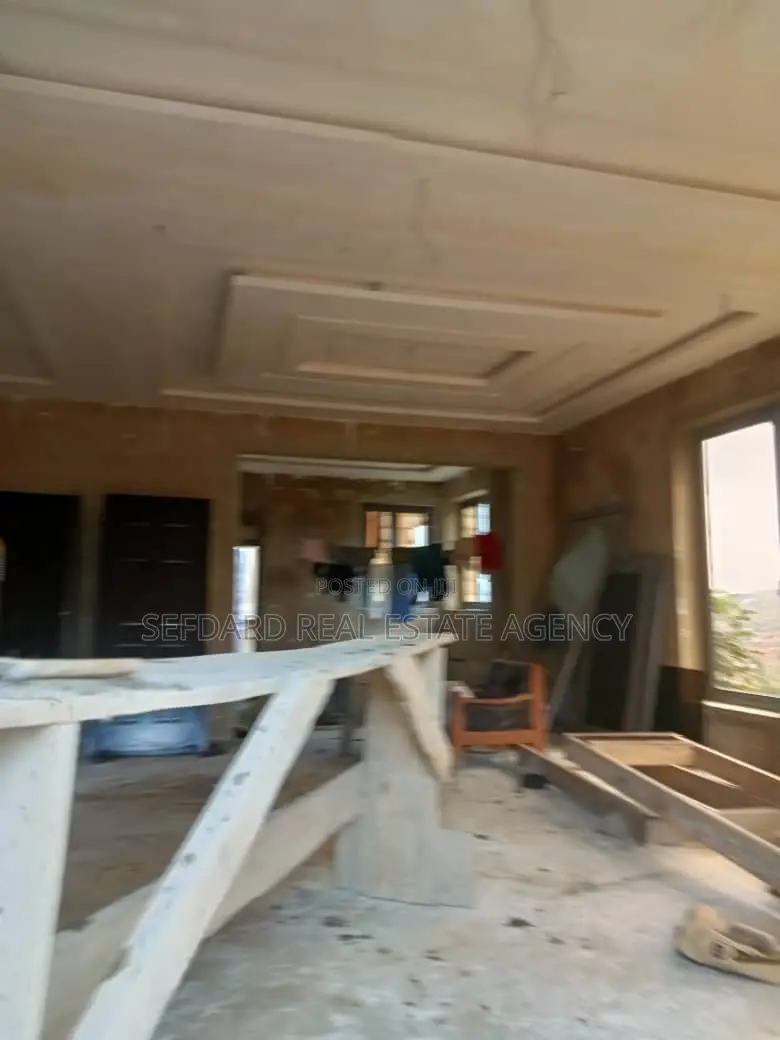 4bdrm Duplex in Kwabenya for sale