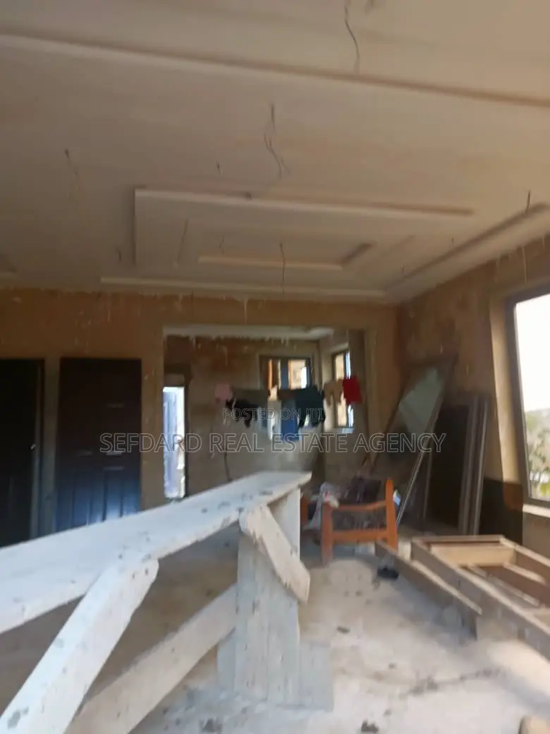 4bdrm Duplex in Kwabenya for sale