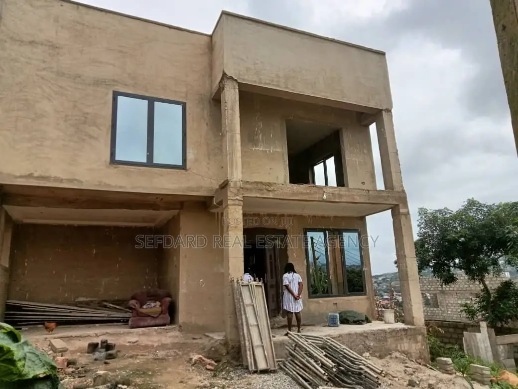 4bdrm Duplex in Kwabenya for sale