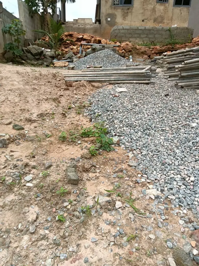 4bdrm Duplex in Kwabenya for sale