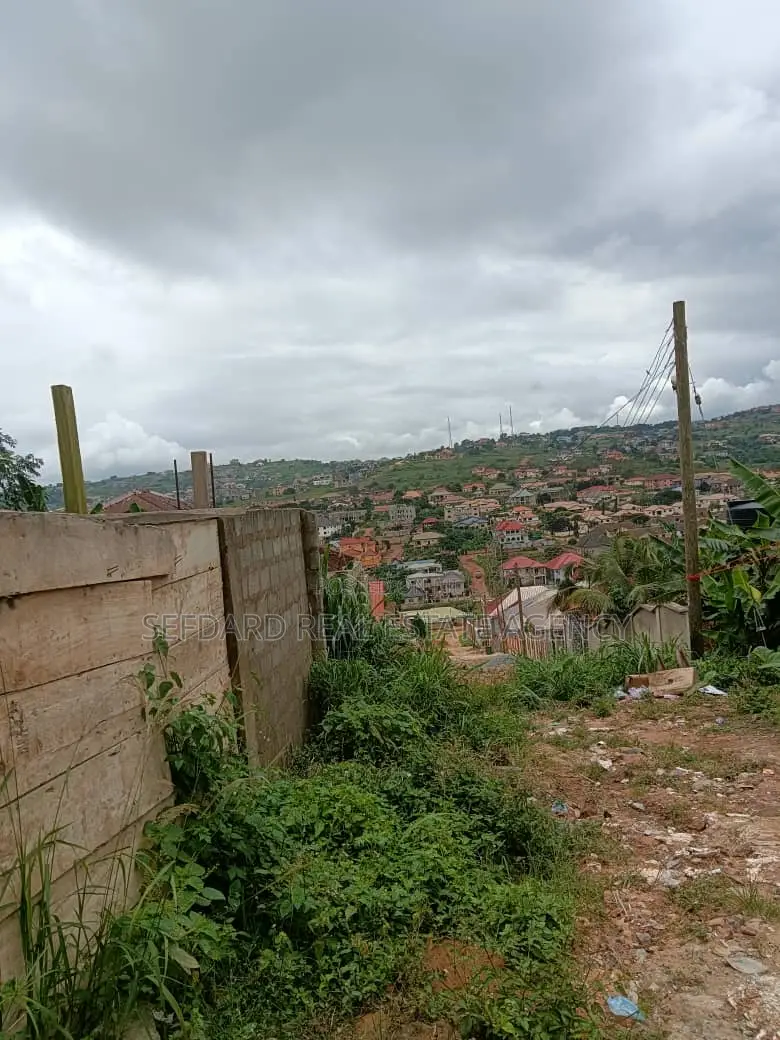 4bdrm Duplex in Kwabenya for sale