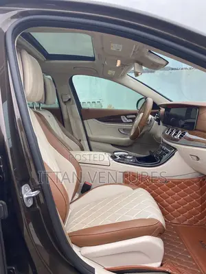 Mercedes-Benz E300 2018 Gold