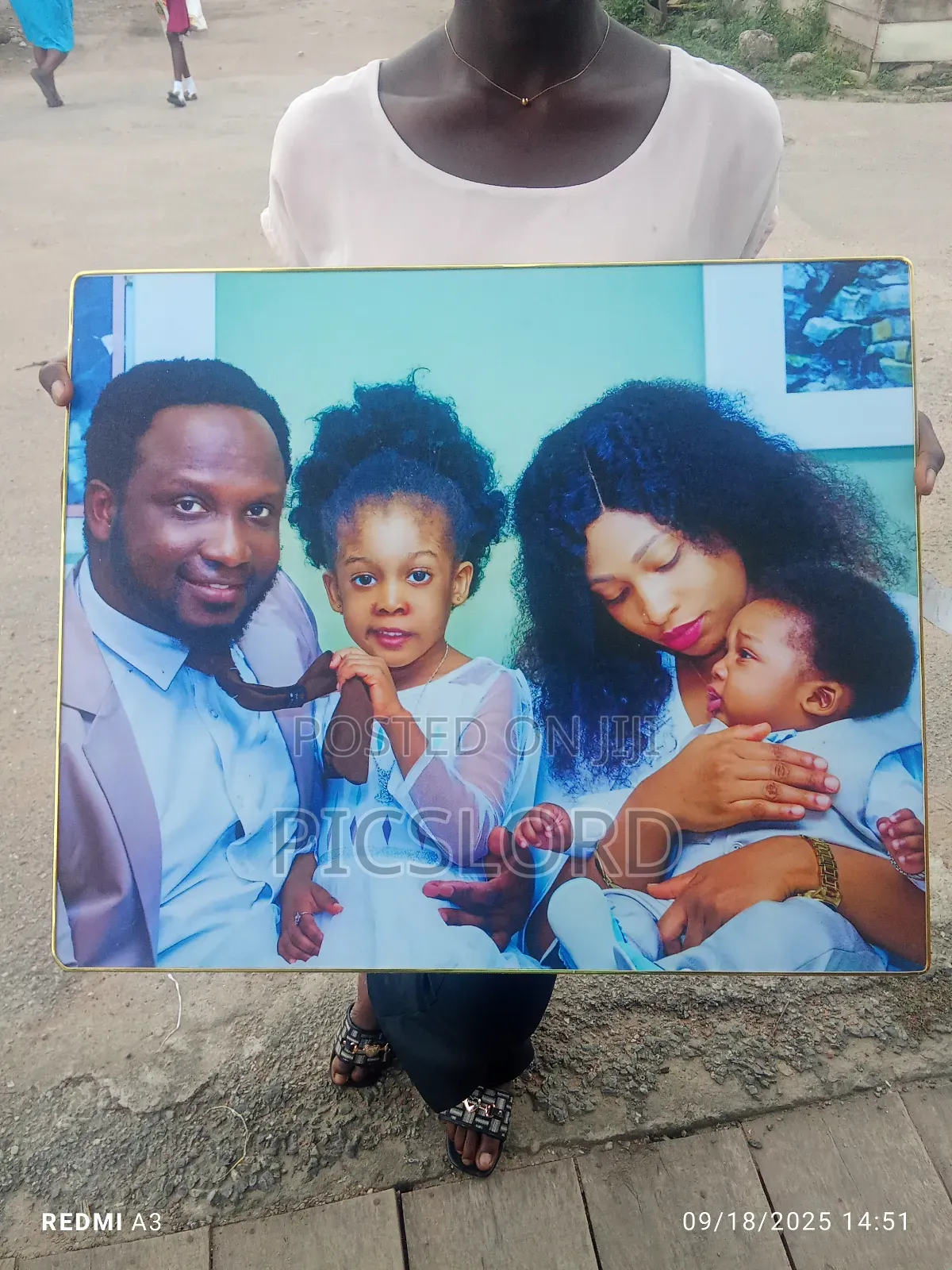 Blinks Laminated Picture Frame