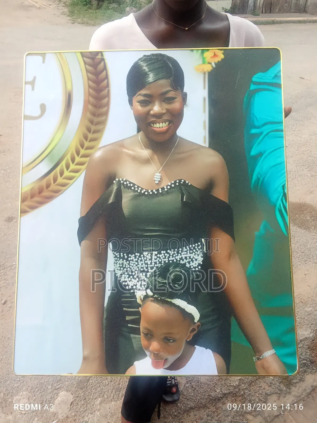 Blinks Laminated Picture Frame