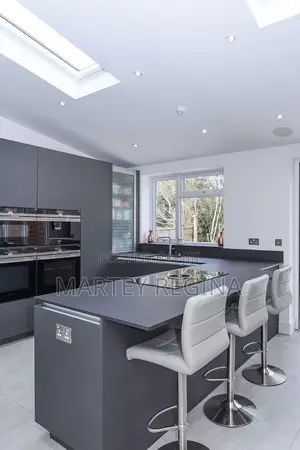 Morden Kitchen Cabinets