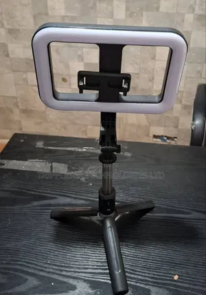 P99x 9 Speed Light, 3 Color Temperature Phone Stand