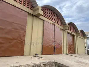 250 Square Warehouse in Spintex to Let