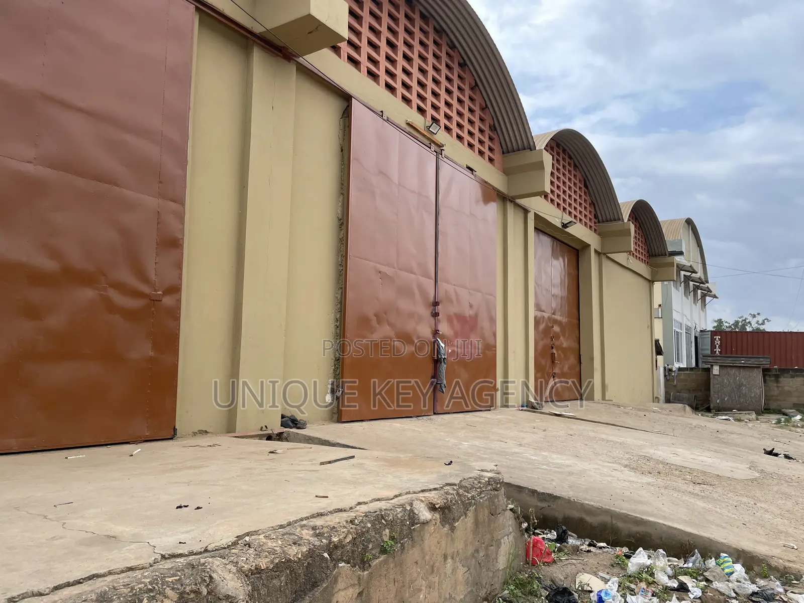 250 Square Warehouse in Spintex to Let