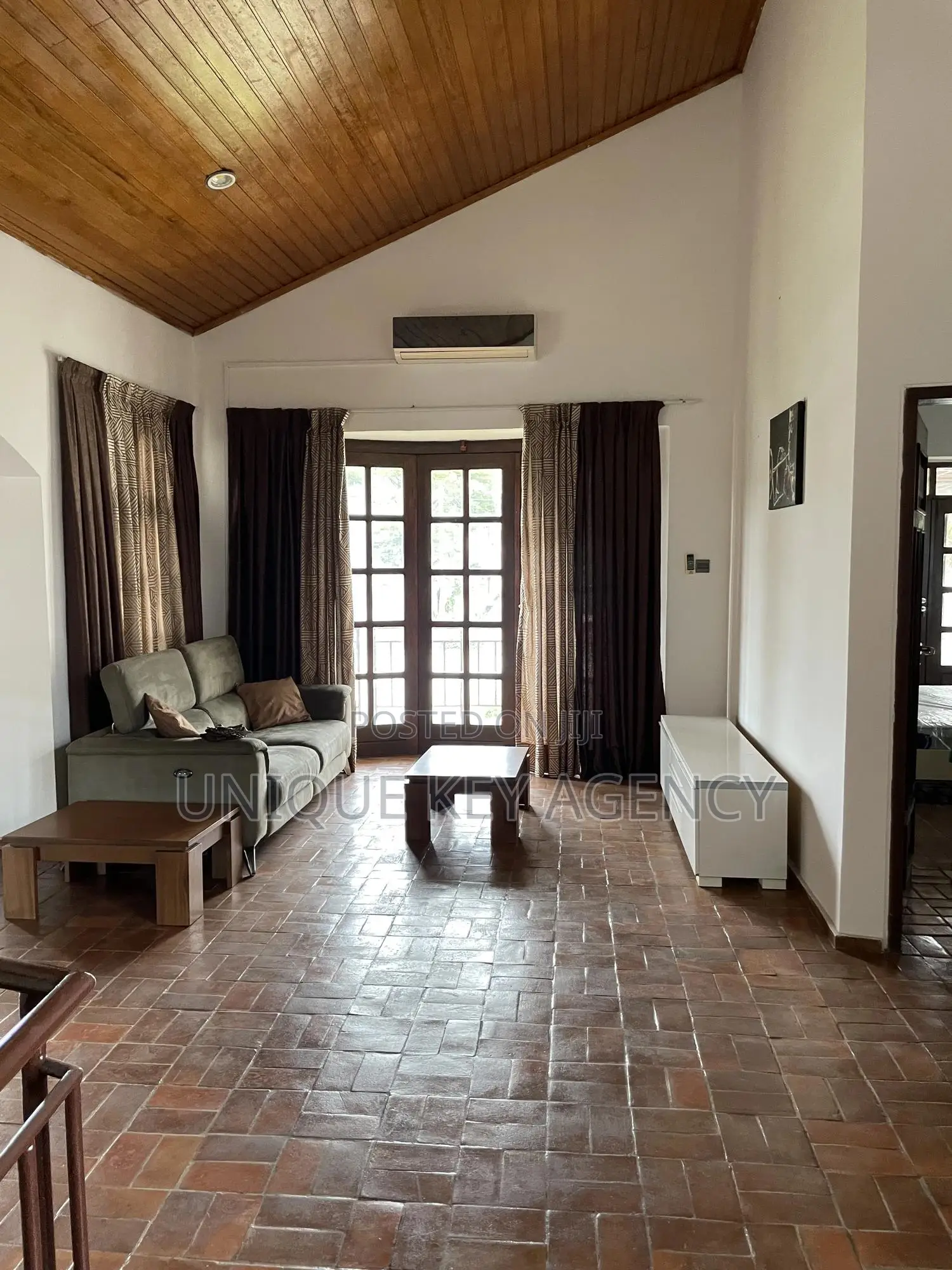 4bdrm House in Unique Key Agency, Tesano for rent