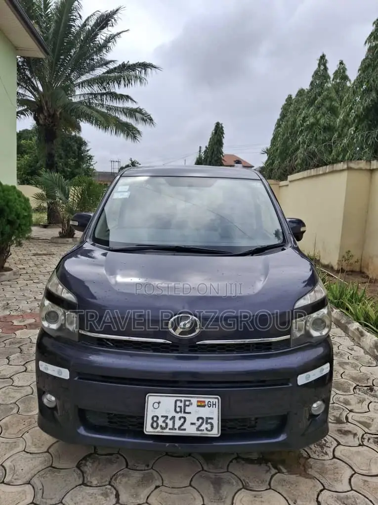 8 Seater Toyota Voxy For Rental