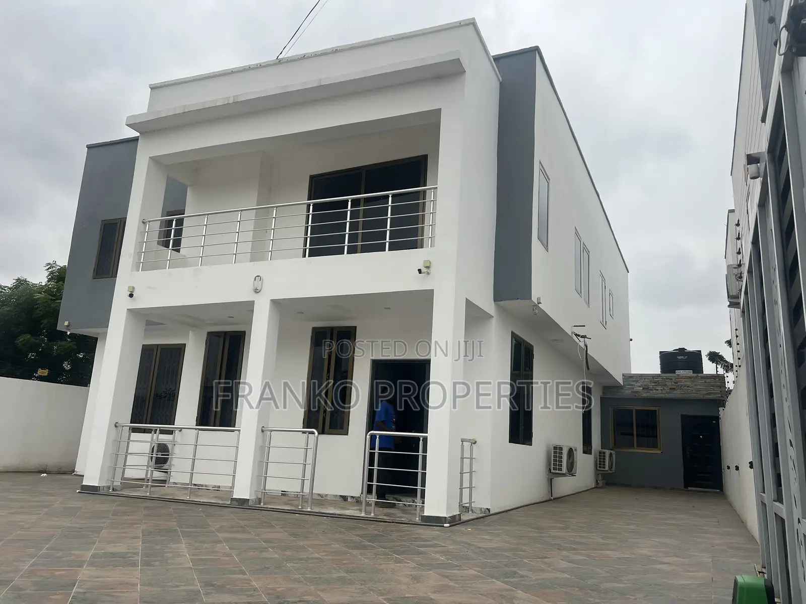 Furnished 5bdrm House in Franko Properties, School Junction for rent