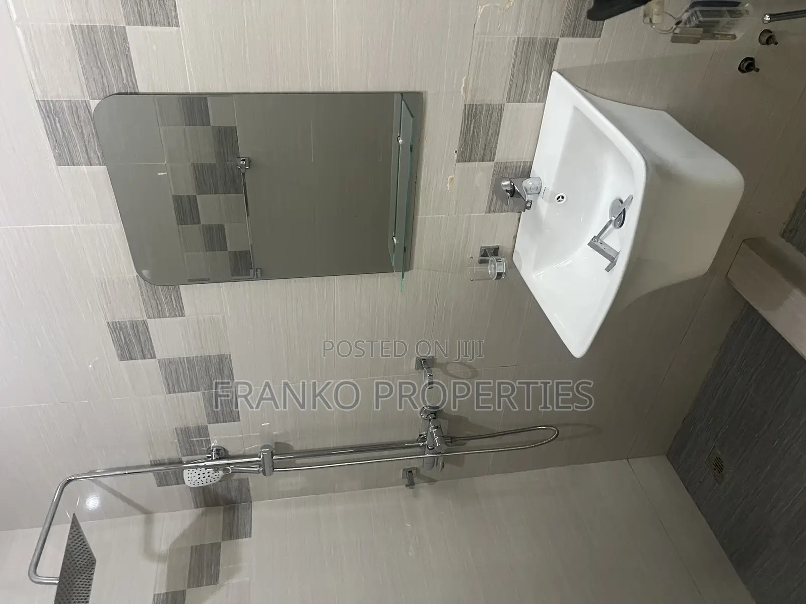 Furnished 5bdrm House in Franko Properties, School Junction for rent