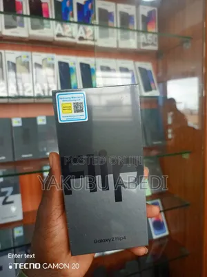 New Samsung Galaxy Z Flip4 256 GB Black