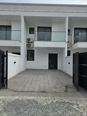 2bdrm House in School Junction, Accra Metropolitan for sale