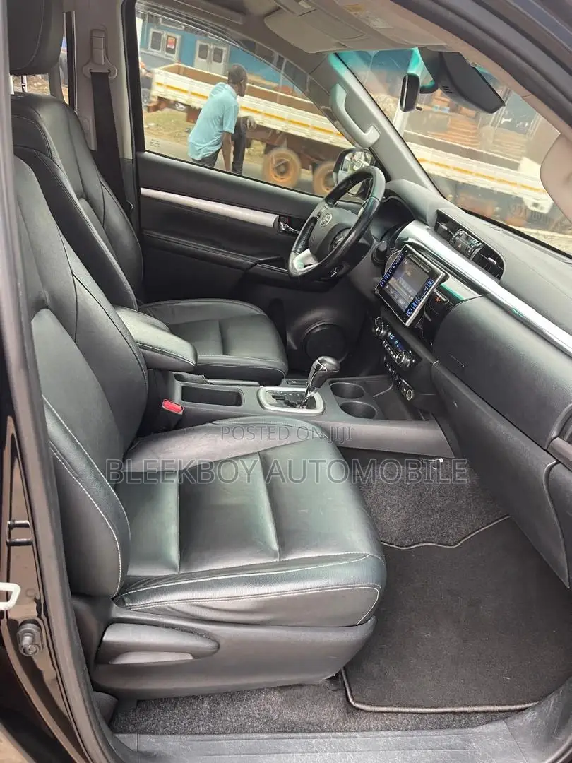 Toyota Hilux 2017 Black