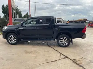 Toyota Hilux 2017 Black