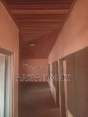 4bdrm Bungalow in Arepa Homes, Madina for rent